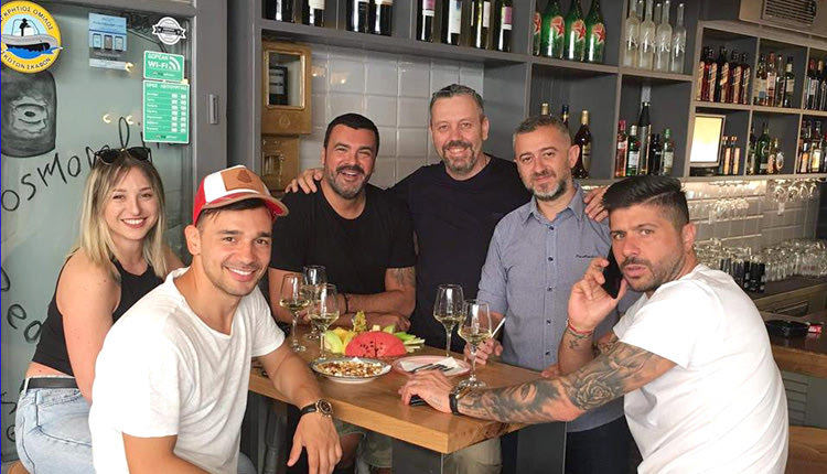 Ο Μιχάλης Σηφάκης και ο Σωτήρης Νίνης κάνουν τις διακοπές τους στο Ηράκλειο