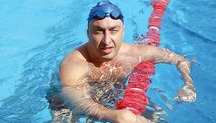 Ο Βασίλης Τζιμούρτος από τα Δελφίνια στο 4ο Πανελλήνιο Πρωτάθλημα Κολύμβησης Βετεράνων (MASTERS) που έγινε στο Κολυμβητήριο του ΟΑΚΑ.