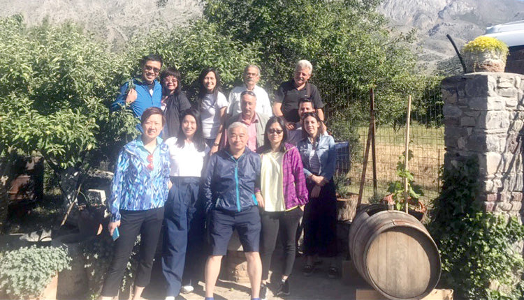  η... αδελφοποίηση του Οροπεδίου στο Λιμνάκαρο  με  το Χονγκ Κονγκ