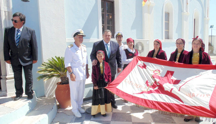  θέλει να μας τρελάνει αυτός ο Πάνος