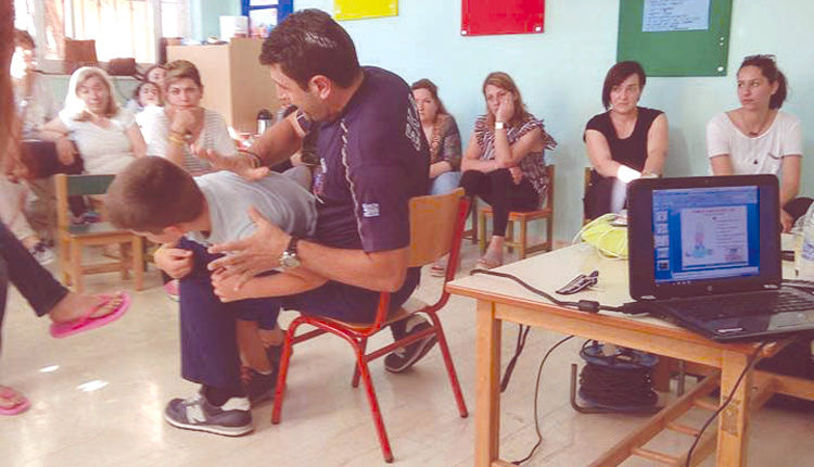 Μαθήματα ζωής  από το ΕΚΑΒ στους μαθητές 