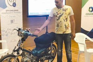 Πρώτο βραβείο για το “παπάκι” που καίει... τσικουδιά στο πλαίσιο του 2ου Μαραθωνίου Καινοτομίας της ΚΕΔΕ