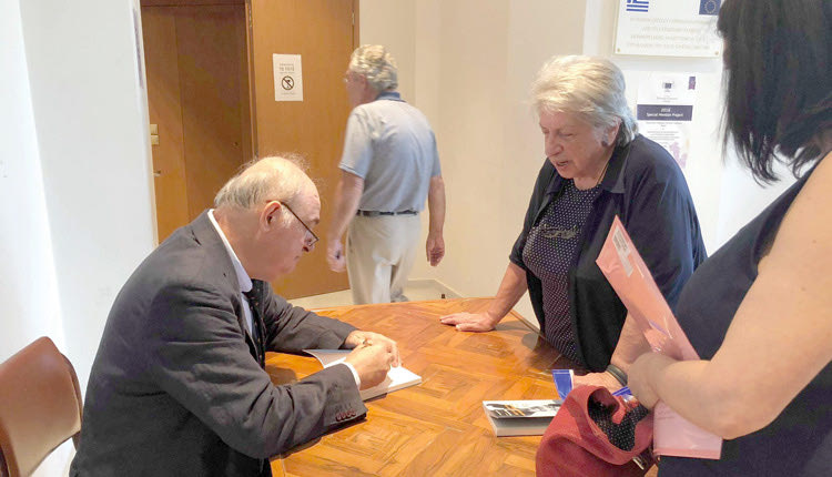  η παρουσίαση των βιβλίων του ιατρού  χειρουργού,  συγγραφέα και συνεργάτη της «Π» Γεωργίου Σχορετσανίτη