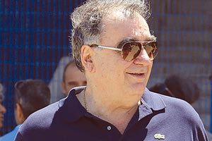 Τιμά τον Καλέμπουμπα με τουρνουά Ακαδημιών