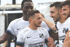 Έμεινε και ο Κουτσιανικούλης στον ΟΦΗ