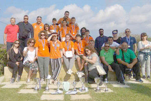 Η αποστολή του Παγκρητίου με τα κύπελλα που κατέκτησε