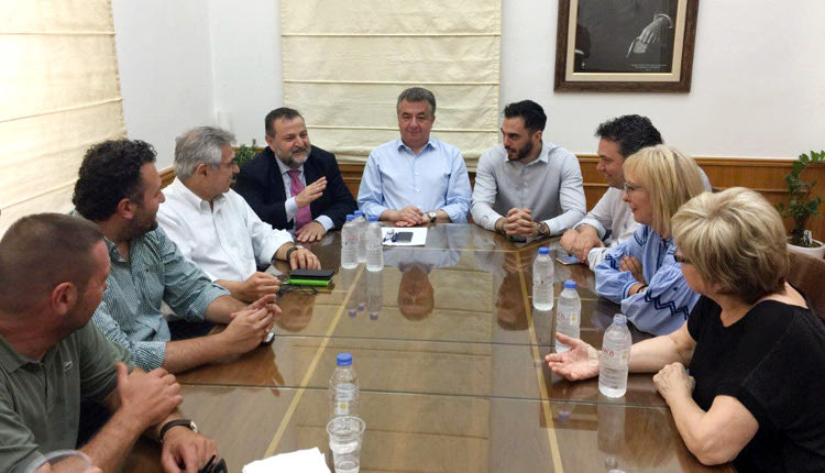 Η επίσκεψη στον περιφερειάρχη Σταύρο Αρναουτάκη  που πραγματοποίησε χθες ο γραμματέας του Κινήματος Αλλαγής, Μανόλης Χριστοδουλάκης