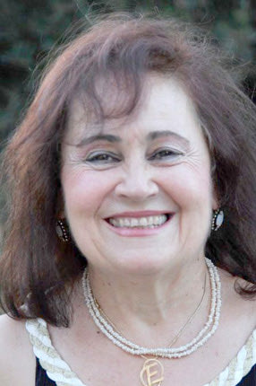 η δασκάλα, συγγραφέας και ποιήτρια Ελένη Μανιωράκη - Ζωιδάκη