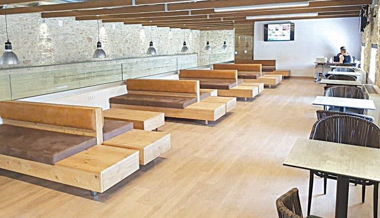 Ιδιαίτερα λειτουργικοί οι χώροι αναμονής. 