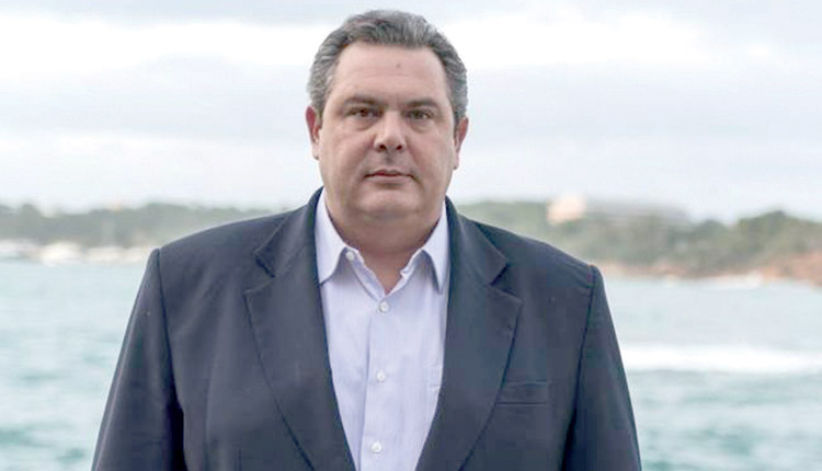 Δεν ψηφίζει συμφωνία με τον όρο «Μακεδονία» αλλά ούτε και παραιτείται από την κυβέρνηση ο Πάνος Καμμένος