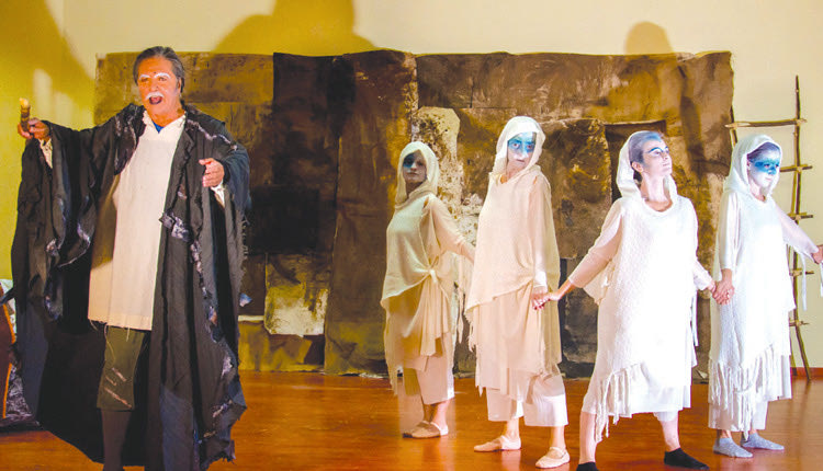 η θεατρική ομάδα των Καθηγητών ΕΛΜΕ Ν. Ηρακλείου με την “Τρικυμία” του Ουίλλιαμ Σαίξπηρ  