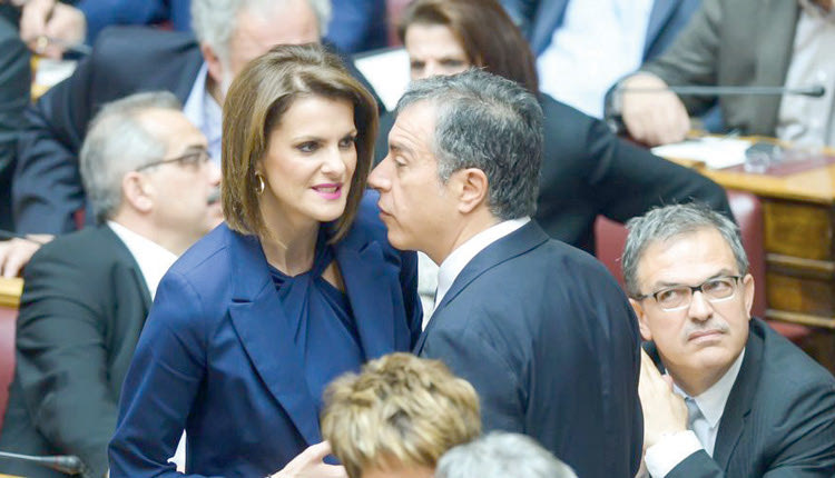 ο Σταύρος Θεοδωράκης και η Κατερίνα Μάρκου, πρώην βουλευτής του Ποταμιού (και νυν βουλευτής της ΝΔ)