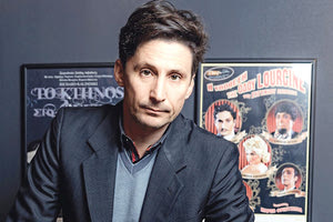 Ο ΣΗΜΑΝΤΙΚΟΣ ΣΚΗΝΟΘΕΤΗΣ ΚΑΙ ΗΘΟΠΟΙΟΣ ΔΗΜΗΤΡΗΣ ΤΑΡΛΟΟΥ ΚΑΙ ΕΓΓΟΝΟΣ ΤΟΥ ΚΑΡΑΓΑΤΣΗ ΜΙΛΑ ΣΤΗΝ “Π” ΓΙΑ ΤΗΝ ΠΑΡΑΣΤΑΣΗ “Η ΜΕΓΑΛΗ ΧΙΜΑΙΡΑ”