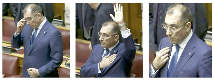 Με έναν ιδιαίτερο τρόπο ψήφισε «ναι» στην πρόταση δυσπιστίας που κατέθεσε η ΝΔ εναντίον της κυβέρνησης ο Δημήτρης Καμμένος, βουλευτής των ΑΝΕΛ