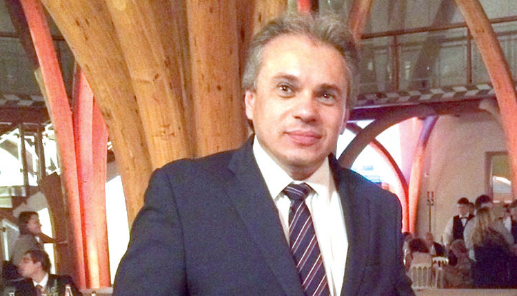 O αεικίνητος Βασίλης Σταθάκης