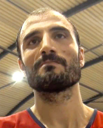 Σταμάτησε ο Κώστας  Βαρδαβάς