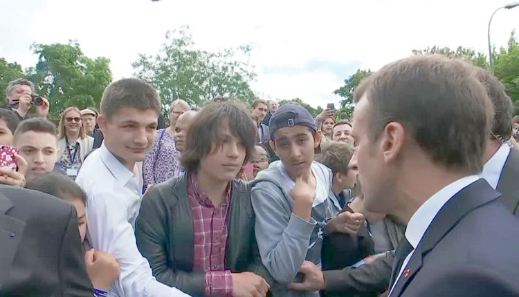 Στο πλαίσιο των εορτασμών της 18ης Ιουνίου 1940, ένας Γάλλος μαθητής θεώρησε καλό να αποκαλέσει τον Γάλλο πρόεδρο χαϊδευτικά με το μικρό του όνομα.