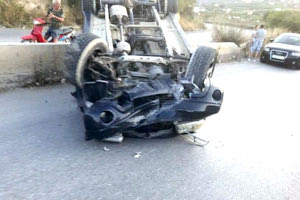 ανατροπή τζιπ στον συνδετήριο δρόμο της εθνικής οδού με τα Καλέσσα του δήμου Μαλεβιζίου. 