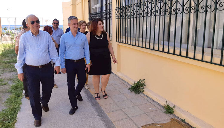 Τις εργασίες αποκατάστασης στο σχολικό συγκρότημα “Τάλως” είχε την ευκαιρία να δει χθες το πρωί από πρώτο χέρι ο δήμαρχος Ηρακλείου Β. Λαμπρινός