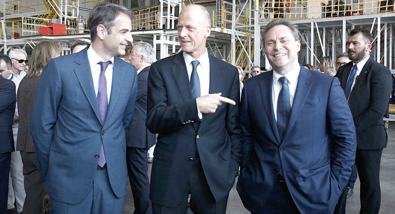 Ο πρόεδρος της ΝΔ κ. Μητσοτάκης με τον κ. Βασιλάκη και τον κ. Tom Enders 