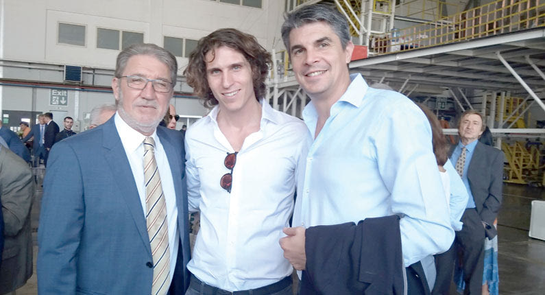 Οι κ.κ. Παπακαλιάτης, ο πρόεδρος ξενοδόχων Κέρκυρας και ο κ. Αλέξανδρος Αγγελόπουλος της Aldemar