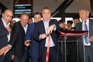 Ο περιφερειάρχης εγκαινίασε τον νέο σταθμό των ΚΤΕΛ