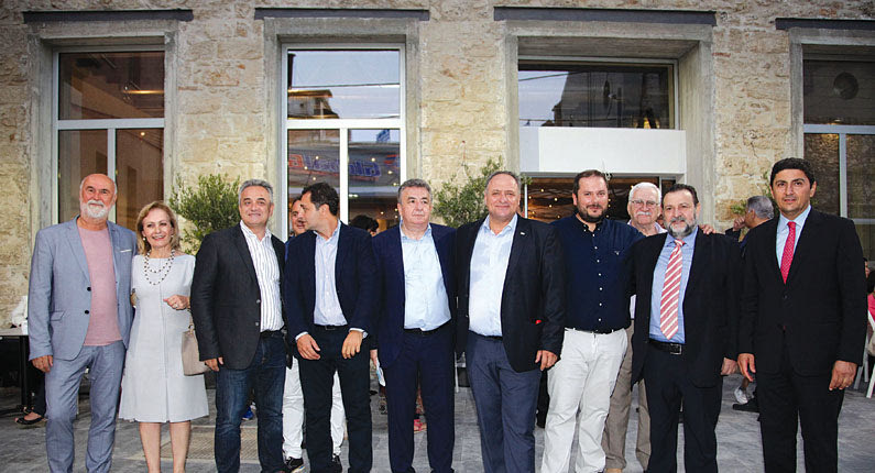 ΕΓΚΑΙΝΙΑ ΚΤΕΛ: Αγκάλιασαν όλοι το νέο κόσμημα