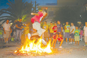 Γιορτάζουν το έθιμο του Κλήδονα