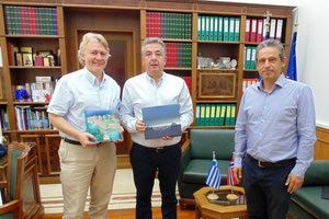 Με τον Νορβηγό πρέσβη στην Αθήνα Jørn Gjelstad συναντήθηκε στην Περιφέρεια ο περιφερειάρχης Κρήτης Σταύρος Αρναουτάκης. 