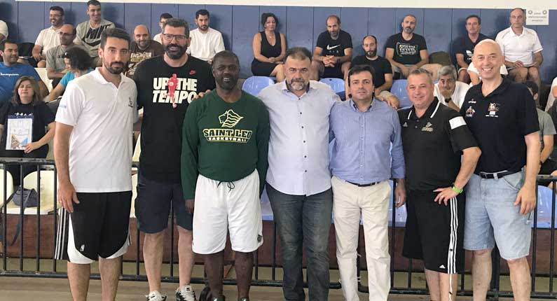 Οι Αμερικάνοι προπονητές με τους κ.κ. Συριγωνάκη, Μαρκάκη, Φιλίππου, Γεωργιάδη 