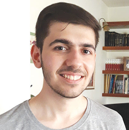 Ο Μιχάλης Χατζάκης