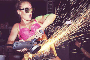 Ποτά, σεξ και ναρκωτικά για τον νεανικό - αλκοολικό τουρισμό στα Μάλια