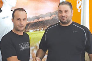 O κ. Λουδιανός με τον κ. Χωματά στις γυναίκες του ΟΦΗ