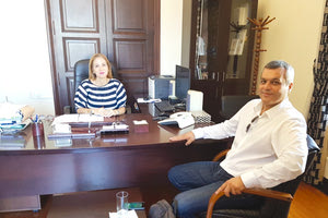 Συνάντηση της Μαρίας Κοζυράκη με τον Χάρη Μαμουλάκη