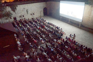 Κοσμοπλημμύρα στην προβολή της ταινίας «Νίκος Καζαντζάκης» στον κινηματογράφο “Βηθλεέμ”