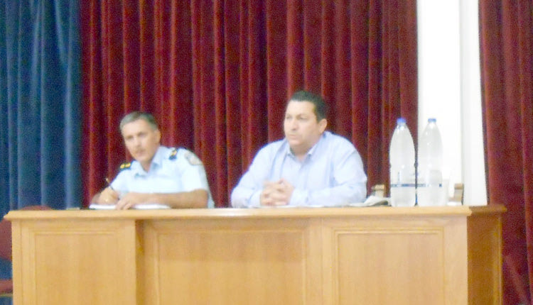 Ο εκπρόσωπος της Αστυνομίας και ο δήμαρχος από τη σύσκεψη για την ηχορρύπανση στα Μάλια