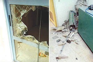 Τα έσπασαν όλα άγνωστοι σε συγκρότημα σχολείων στην οδό Παπαγιάννη Σκουλά, στην περιοχή της Θερίσσου, στο Ηράκλειο.