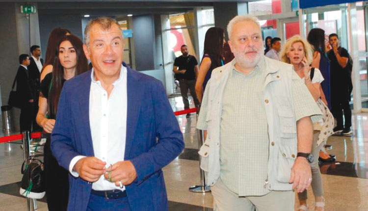 ο Σταύρος Θεοδωράκης και  ο  Γρηγόρης Ψαριανος