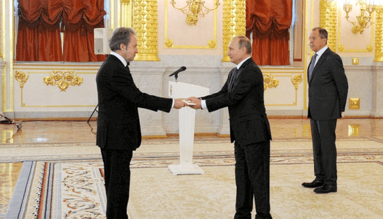 "αποφασιστικό διάβημα διαμαρτυρίας" στον Έλληνα πρέσβη στη Μόσχα Ανδρέα Φρυγανά για τις "συνεχιζόμενες αντιρωσικές δηλώσεις" της Αθήνας.