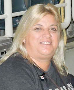 η προπονήτριά και παλιά πρωταθλήτρια κολύμβησης, Βάνα Μπακούση;