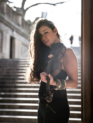 Η Μαρία Μανουσάκη μαγεύει με το βιολί της