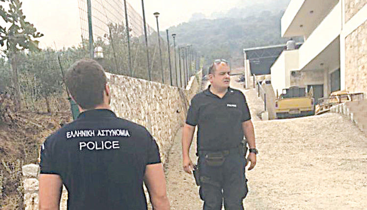 Ανεξέλεκτη ήταν μέχρι χθες τη νύχτα  η πυρκαγιά στην περιοχή του Κακοπέτρου Πλατανιά,