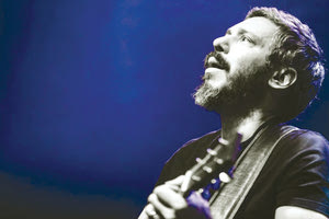 ο γνωστός τραγουδοποιός Αλκίνοος Ιωαννίδης