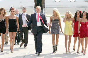 γυναίκες που έλαβαν χρήματα για να αποσιωπήσουν τις ερωτικές τους σχέσεις με τον ρεπουμπλικανό μεγιστάνα του Λευκού Οίκου Ντόναλντ Τραμπ