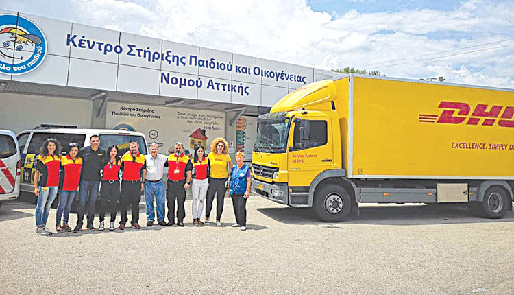 Στο “Χαμόγελο του Παιδιού” μετέφεραν τα πράγματα που μάζεψαν στην Κίτρινη Αποστολή.