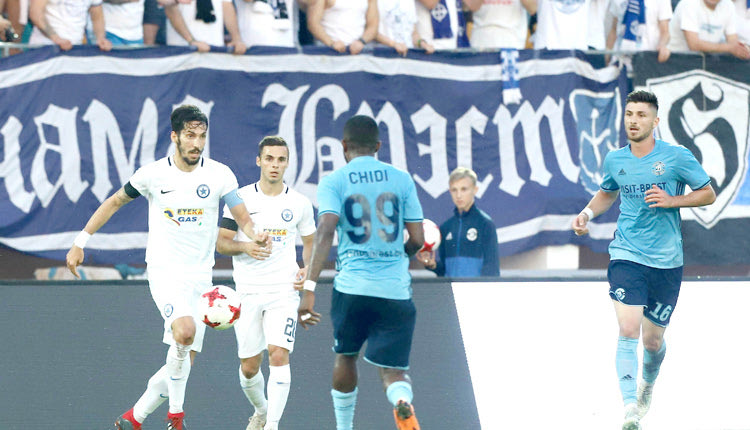 Οι άνθρωποι της Ντιναμό Μπρεστ στη Λευκορωσία έδωσαν μπάρες, κέικ, χυμούς και γάλατα στους Περιστεριώτες, πριν από τη σέντρα του αγώνα του Ατρομήτου.