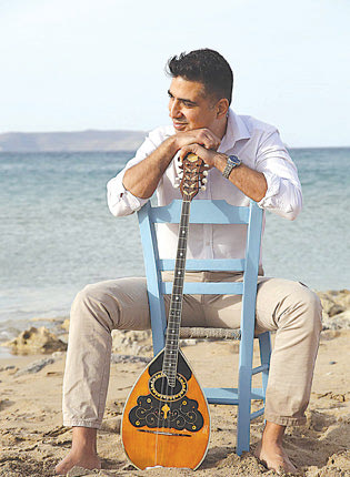 Ο Γιάννης Παξιμαδάκης 