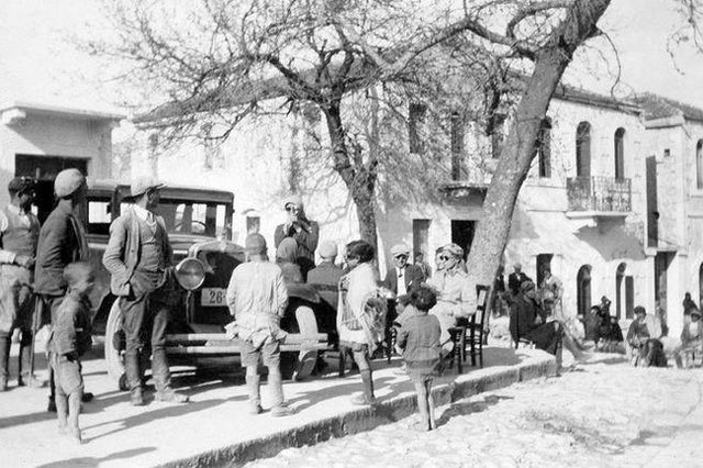 ΦΩΤΟ ΗΜΕΡΑΣ: Στην πλατεία του Μοχού ή της Τυλίσου;