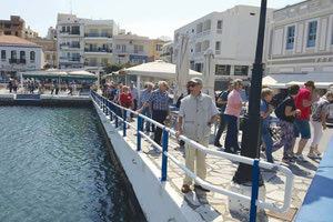 Τουρίστες - Ελλούντα