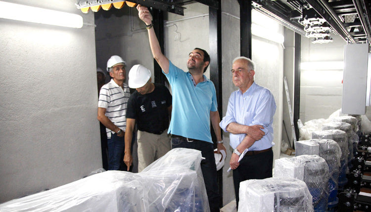 Στον πυρήνα των εργοταξιακών εργασιών της δεύτερης φάσης του Πολιτιστικού Κέντρου βρέθηκε χθες ο δήμαρχος Ηρακλείου Βασίλης Λαμπρινός